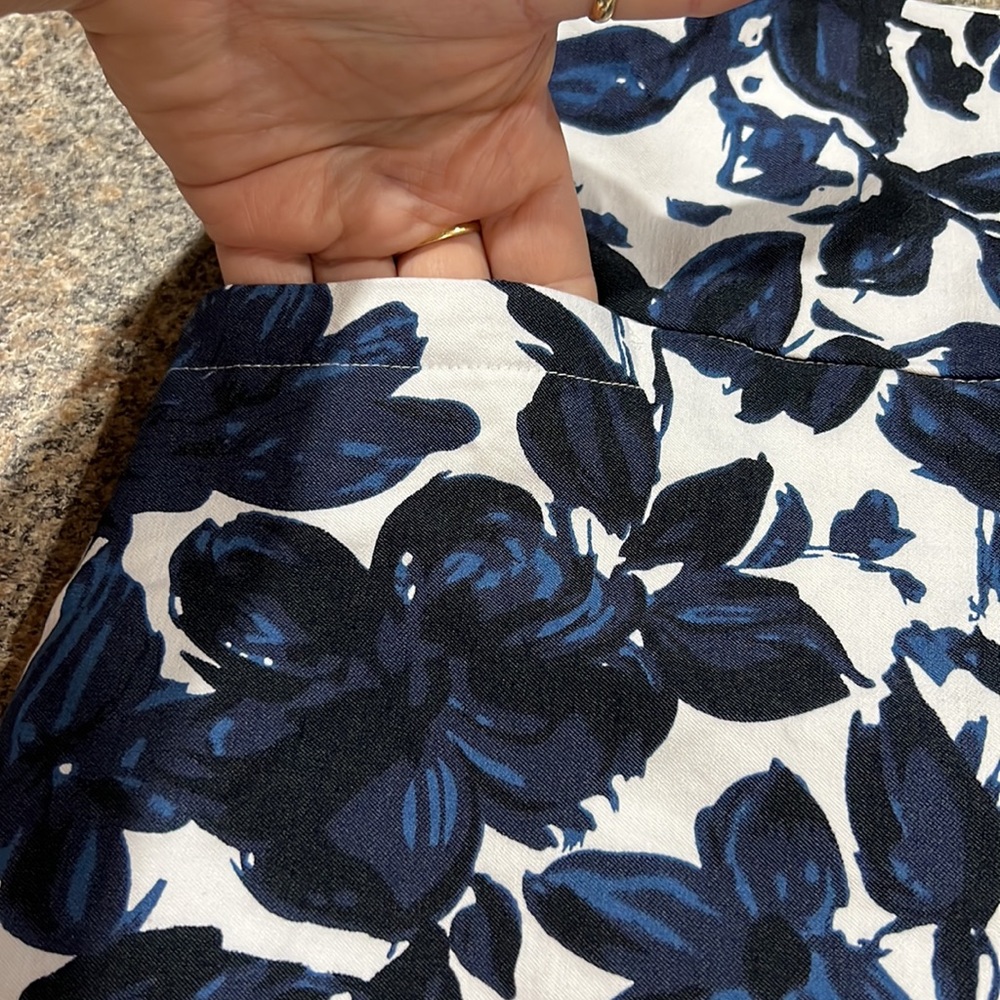 S.C. & Co Skort size medium. - Picture 2 of 9